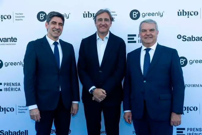 Andrés Sánchez (director general de Prensa Ibérica en la Comunitat Valenciana, Múrcia i Andalusia), Lalo Excepte (Power Electronics) i Fernando Canós (director general adjunt i director Territorial Est del Banc Sabadell) / Miguel Angel Montesinos.