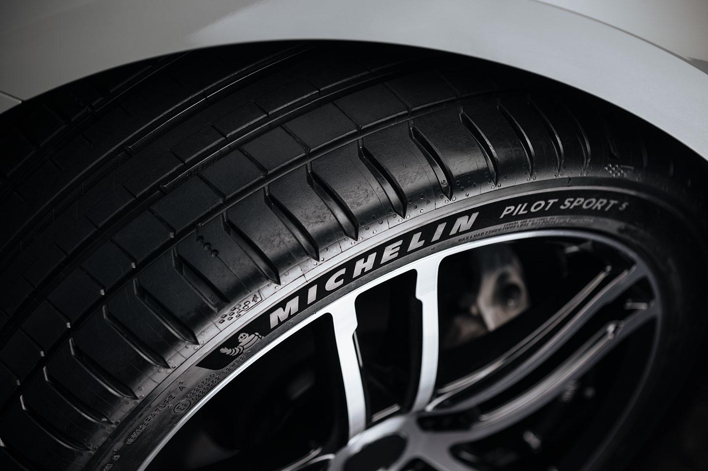 ¿Por qué la decisión de la marca de un neumático es tan importante?