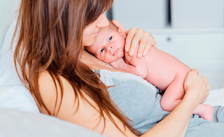 ¿Estàs a punt de tenir un nadó? Aquests són els millors consells per cuidar un nounat. Paraula de llevadora!